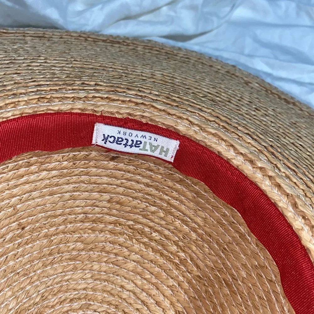 Like new Hat Attack New York 6.25” Brim w/Gold Metallic Leather Strip Band